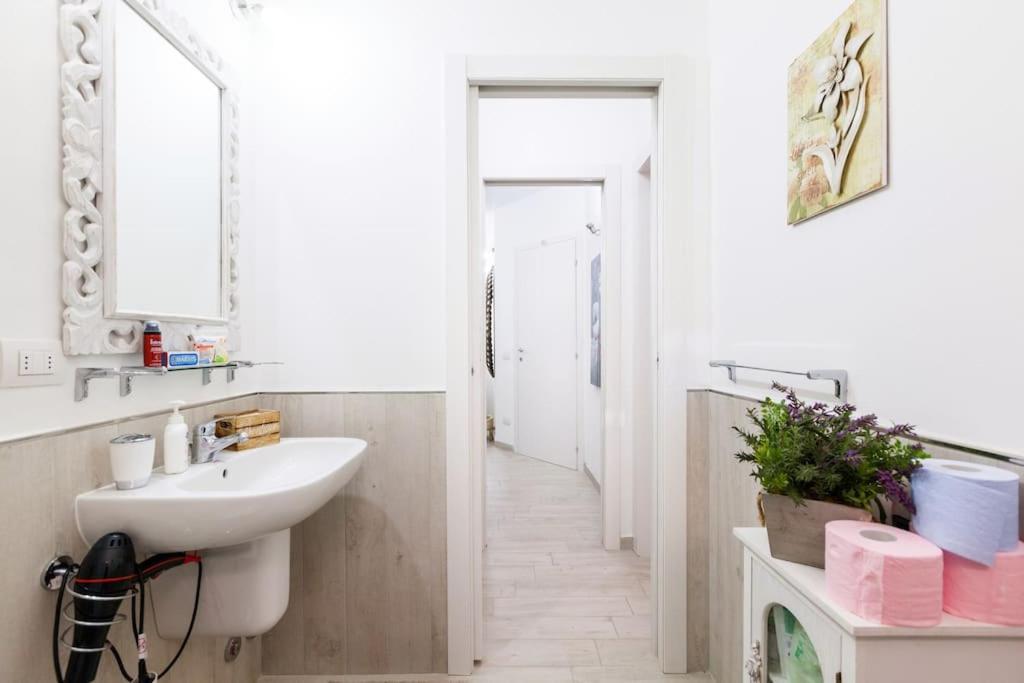 Elegant Triplex Townhouse With Luxe Terrace * Milán