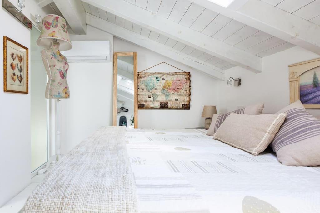 Elegant Triplex Townhouse With Luxe Terrace Apartamento Milán